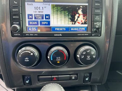 Used 2010 Dodge Challenger SE RWD image 23