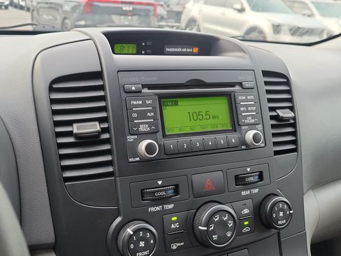 Used 2012 Kia Sedona LX FWD image 26