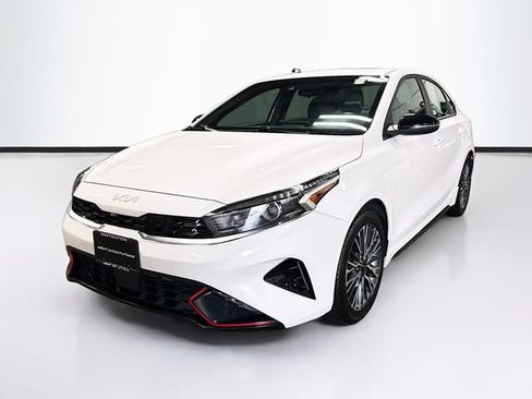 Used 2024 Kia Forte GT-Line w/ GT-Line Premium Package FWD image 3