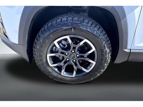 New 2026 Chevrolet Equinox ACTIV w/ Safety and Technology Package AWD/4WD image 13