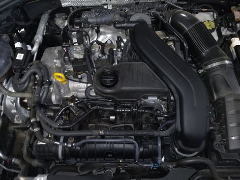 Used 2024 Volkswagen Jetta SE image 30