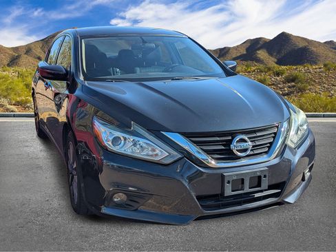 Used 2017 Nissan Altima 2.5 SV image 3