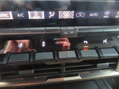 Used 2025 GMC Hummer EV 2X AWD/4WD image 34