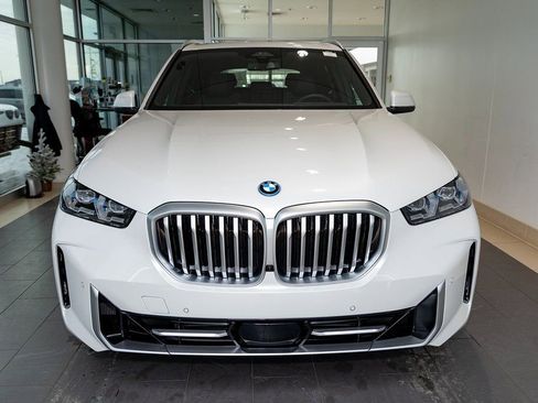 New 2026 BMW X5 xDrive50e w/ Premium Package image 2