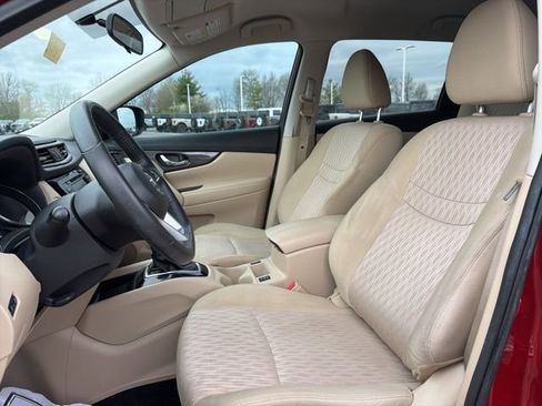 Used 2018 Nissan Rogue SV w/ Premium Package image 24