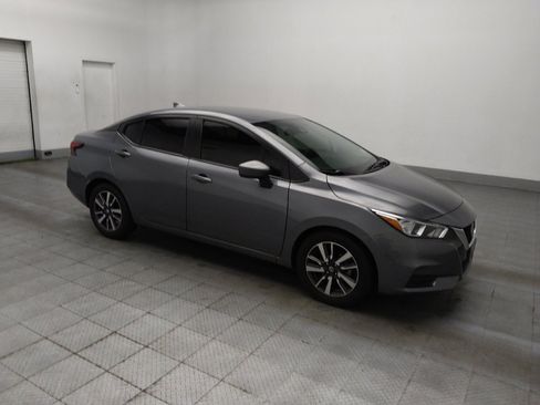 Used 2022 Nissan Versa SV FWD image 11