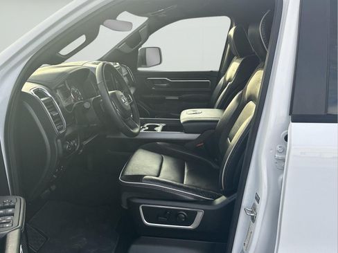 Used 2025 RAM 1500 Laramie AWD/4WD image 9