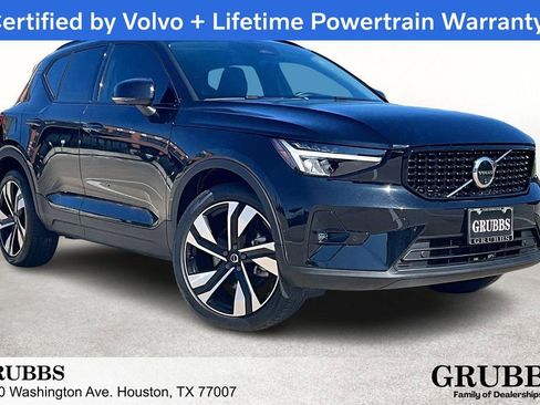 Certified 2025 Volvo XC40 B5 Plus image 1