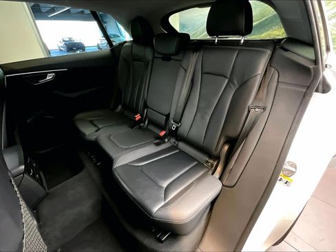 Certified 2023 Audi Q8 Premium image 21