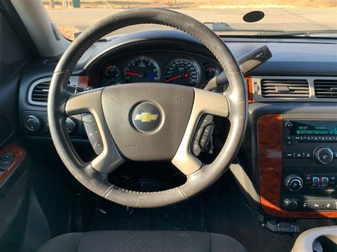 Used 2013 Chevrolet Avalanche LS image 22