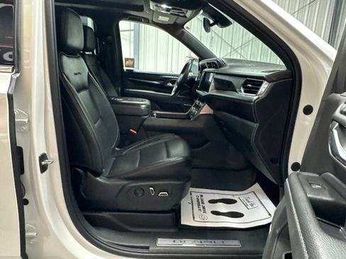 Used 2022 GMC Yukon XL Denali AWD/4WD image 29