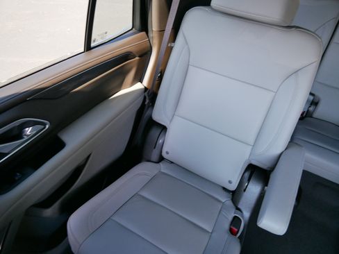 Used 2024 Chevrolet Tahoe Z71 w/ Off-Road Capability Package image 12