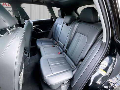 Used 2025 Audi Q5 Premium w/ Convenience Package image 22