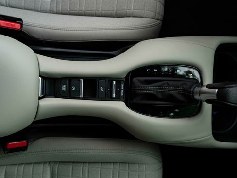 Certified 2026 Honda HR-V LX image 26