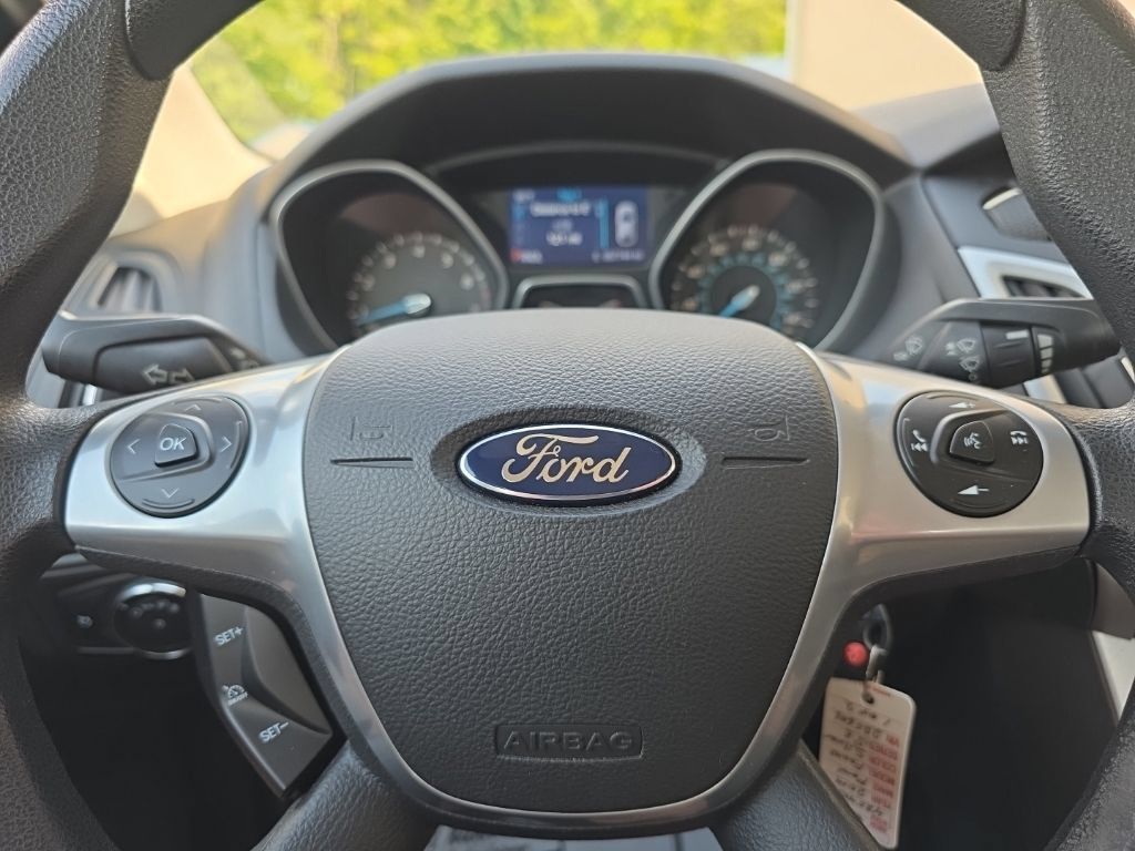 Used 2014 Ford Focus SE FWD image 16