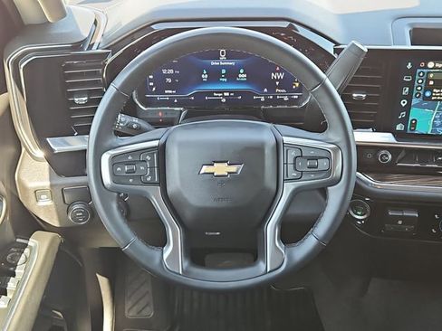 Used 2025 Chevrolet Silverado 1500 LT image 24
