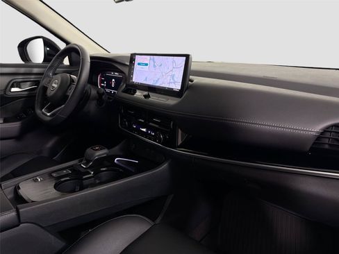 Used 2024 Nissan Rogue SL FWD image 27