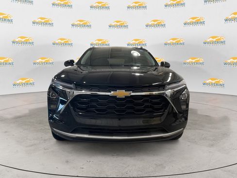 Used 2024 Chevrolet Trax LT w/ Driver Confidence Package image 8