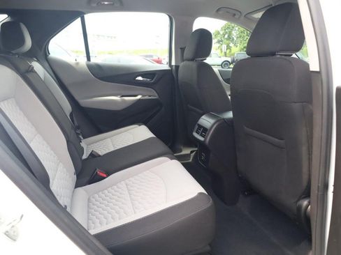 Used 2021 Chevrolet Equinox LS FWD image 20