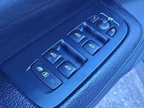 Used 2020 Volvo V60 T5 Cross Country w/ Protection Package Premier image 22