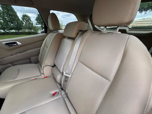 Used 2018 Nissan Pathfinder SV FWD image 21