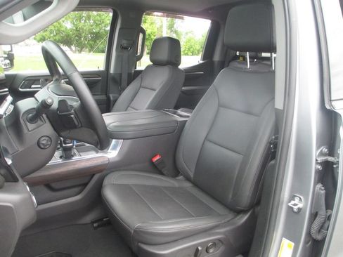 Used 2024 GMC Sierra 1500 SLT w/ SLT Premium Plus Package AWD/4WD image 24