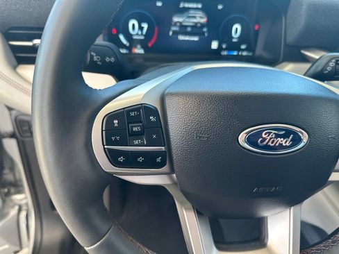 Used 2025 Ford Explorer Active w/ Active Comfort Package AWD/4WD image 24