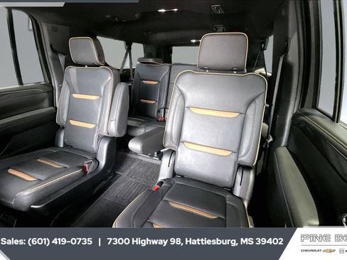 Used 2023 GMC Yukon XL AT4 w/ AT4 Premium Plus Package AWD/4WD image 19