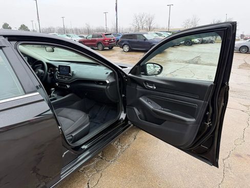 Used 2020 Nissan Altima 2.5 S FWD image 23