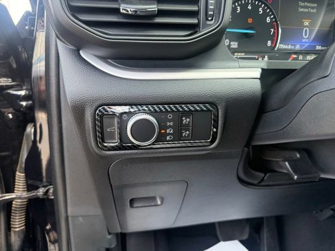 Certified 2021 Ford Explorer XLT RWD image 21