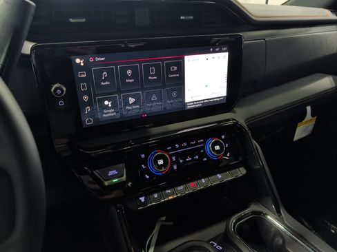 Used 2025 GMC Sierra 3500 AT4 w/ AT4 Premium Plus Package image 11