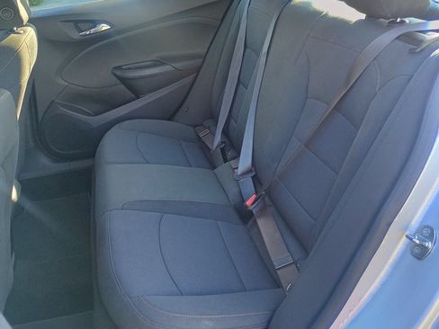Used 2017 Chevrolet Cruze LS FWD image 17