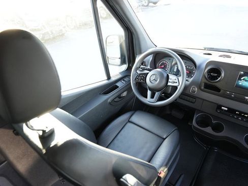 Used 2023 Mercedes-Benz Sprinter 2500 image 12