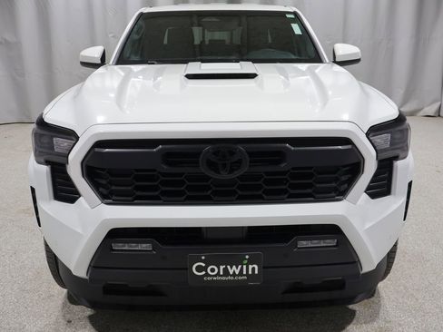 Used 2026 Toyota Tacoma TRD Sport w/ TRD Sport Upgrade Package AWD/4WD image 8