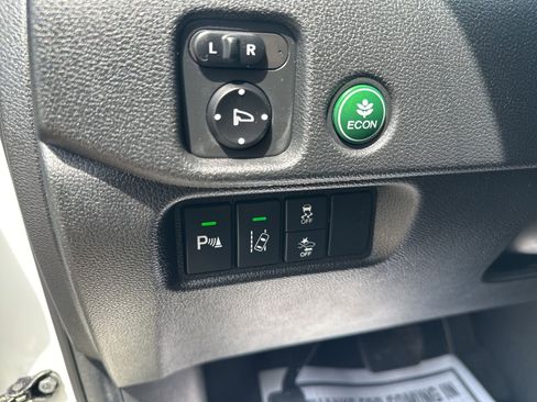 Used 2018 Honda Pilot Touring image 15