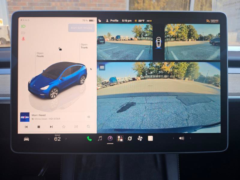 Used 2023 Tesla Model Y Long Range AWD/4WD image 46