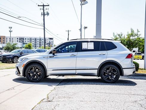 Used 2024 Volkswagen Tiguan SE R-Line image 3