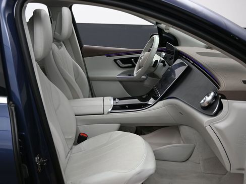 Used 2023 Mercedes-Benz EQE 350+ 4MATIC SUV w/ Exclusive Trim Package image 41