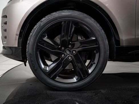 Used 2023 Land Rover Discovery HSE R-Dynamic image 13