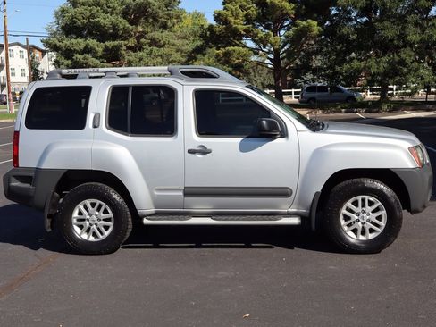 Used 2015 Nissan Xterra S image 3