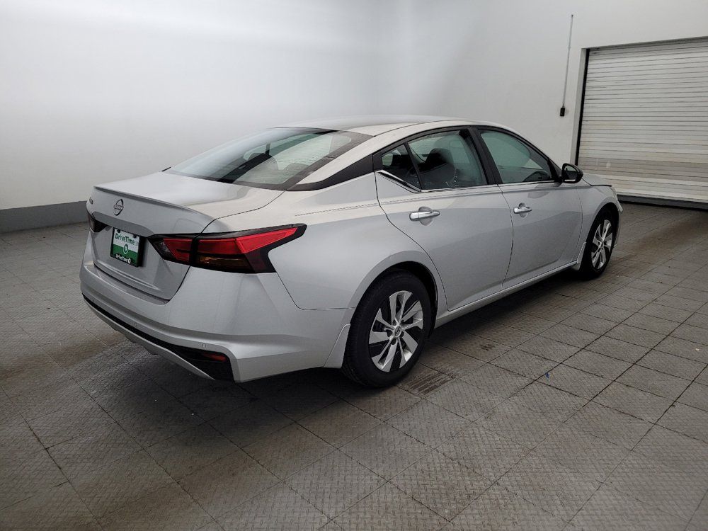 Used 2024 Nissan Altima 2.5 S FWD image 9