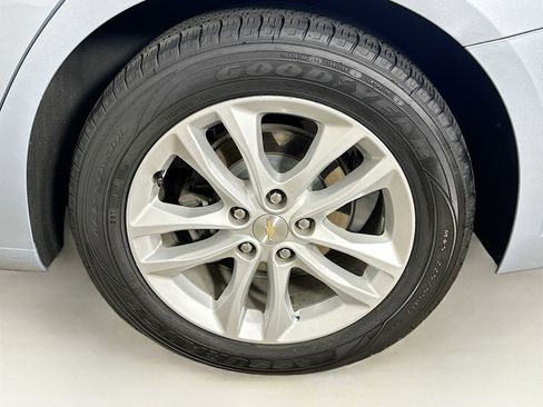 Used 2018 Chevrolet Malibu LT w/ Driver Confidence Package image 11