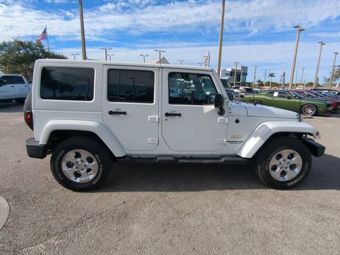 Used 2014 Jeep Wrangler Unlimited Sahara w/ Connectivity Group image 4