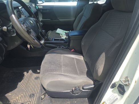 Used 2020 Toyota Tacoma SR RWD image 10