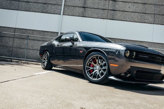 Used 2015 Dodge Challenger SRT w/ Technology Group RWD image 46
