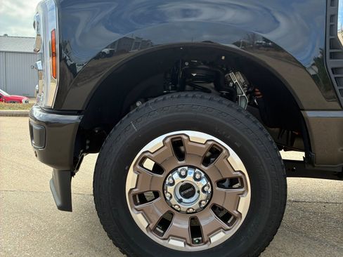 New 2025 Ford F350 King Ranch w/ FX4 Off-Road Package image 30