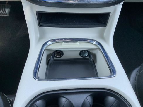 Used 2019 Dodge Grand Caravan SXT FWD image 38