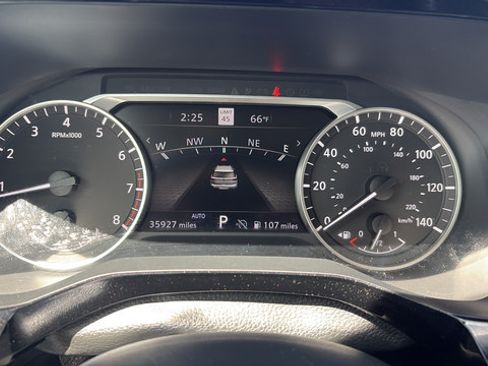 Used 2023 Nissan Pathfinder SL w/ SL Premium Package AWD/4WD image 11