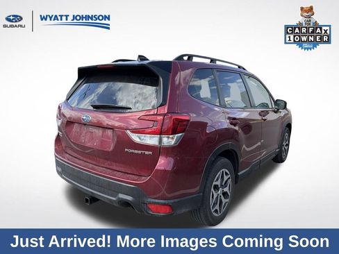 Used 2024 Subaru Forester Premium image 8