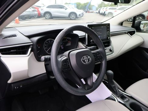 Used 2020 Toyota Corolla LE FWD image 16
